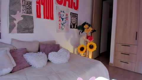zuleikha online show from May 6, 9:43 pm