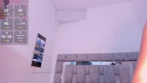 Zuly  online show from September 26, 12:35 pm