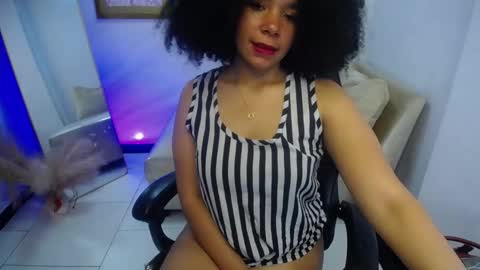 Snapshot of zuri_v chatting on October 22, 2:30 pm Hi Stream 800am to 200pm online show from October 22, 2:30 pm