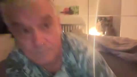 zwickauer1969 online show from May 17, 7:12 pm