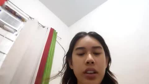 zyzy online show from May 11, 9:27 am
