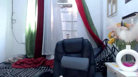 zyzy online show from October 23, 6:15 am