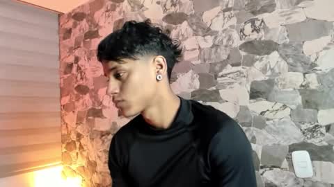 zyzz_1812 online show from March 17, 3:22 am